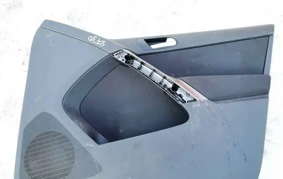 Volkswagen Tiguan Front door card panel trim 5n0867012