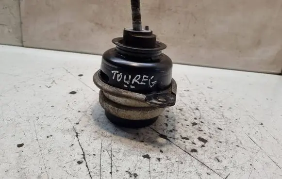 Volkswagen Touareg I Engine mount bracket 7L8199131A 22092009