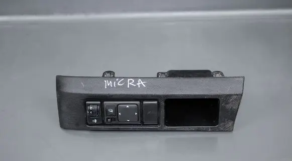 Nissan Micra Headlight level height control switch