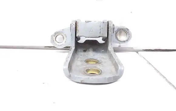 Nissan Primera Front door lower hinge 