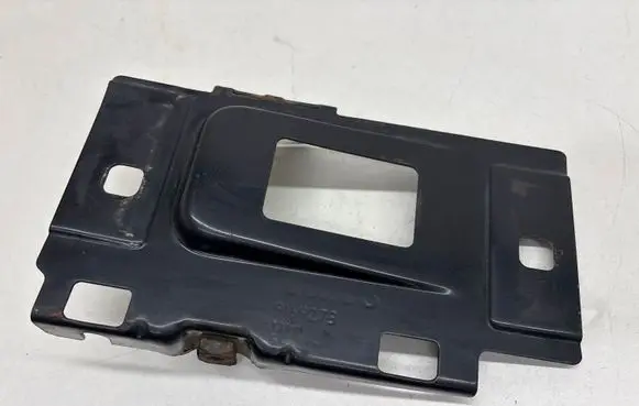 Volvo S70 V70 V70 XC Front bumper mounting bracket 9169273