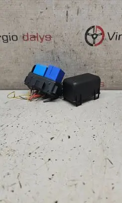 Renault Clio IV Fuse module 8200222933B