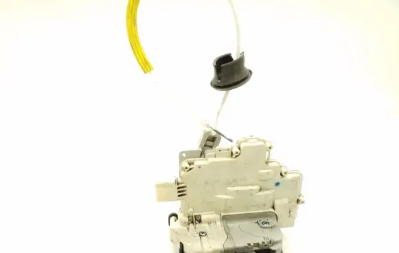 Audi A4 S4 B7 8E 8H Rear door lock 8E0839015A