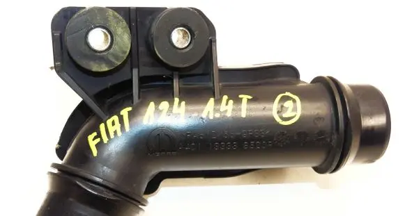 Fiat 124 Spider Air intake hose/pipe A40113333