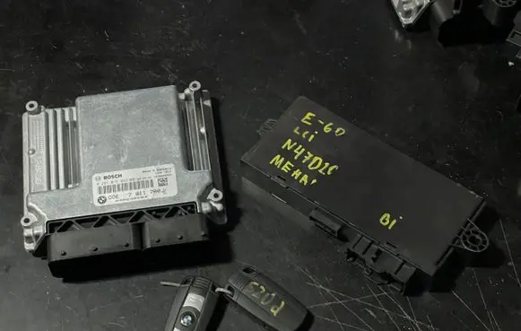 BMW 5 E60 E61 Engine ECU kit and lock set 7811700 0281015043 1039S26809