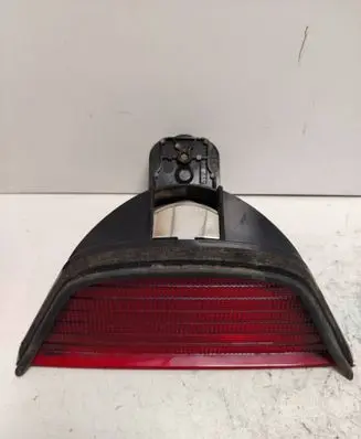 Third/center stoplight