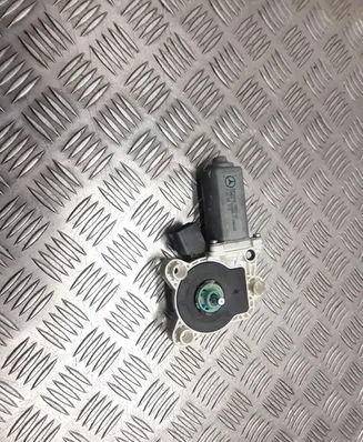 Mercedes-Benz C W203 Front door window regulator motor A2118201742