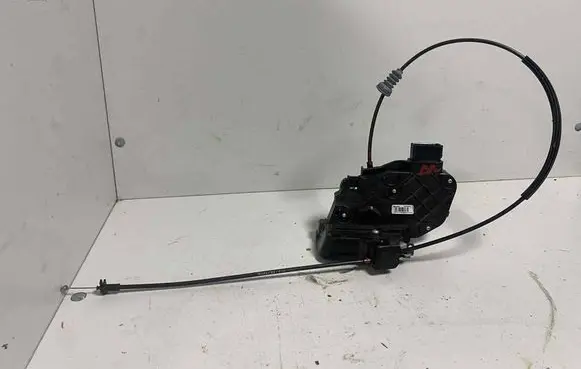 Volvo C30 Front door lock 30753664 A048069 2237M