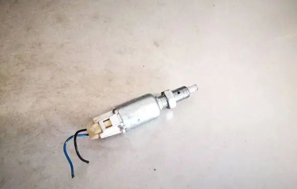 Toyota RAV 4 (XA30) Brake pedal sensor switch
