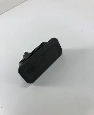 Tailgate opening switch