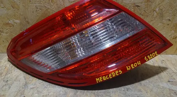 Mercedes-Benz C W204 Rear/tail lights A2048200164