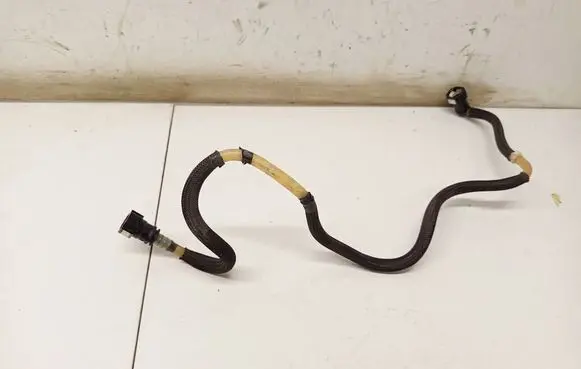 Dacia Sandero Fuel line pipe 