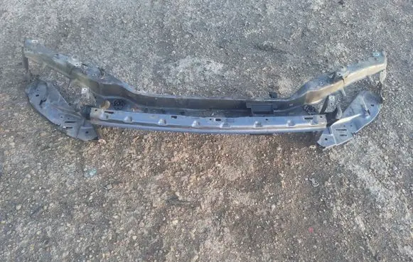 Volvo V50 Top upper radiator support slam panel 