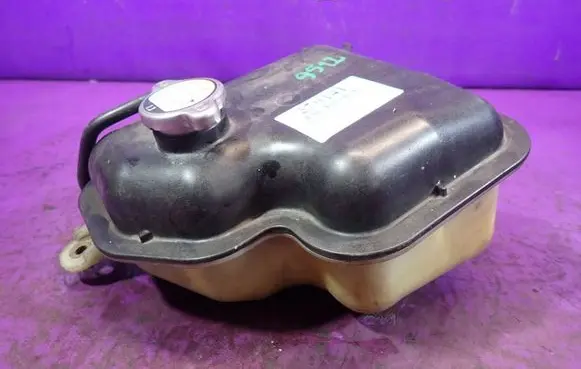 Honda CR-V Coolant expansion tank/reservoir 