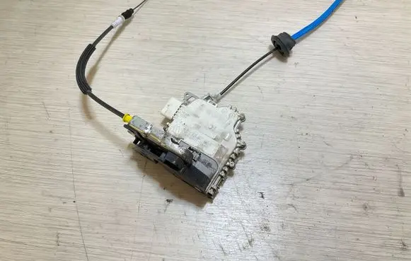 Audi A4 S4 B8 8K Front door lock 8J2837015C