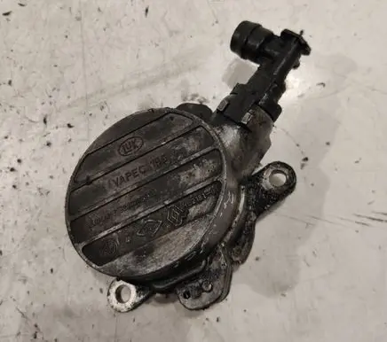 Renault Laguna II Vacuum pump 8200102535