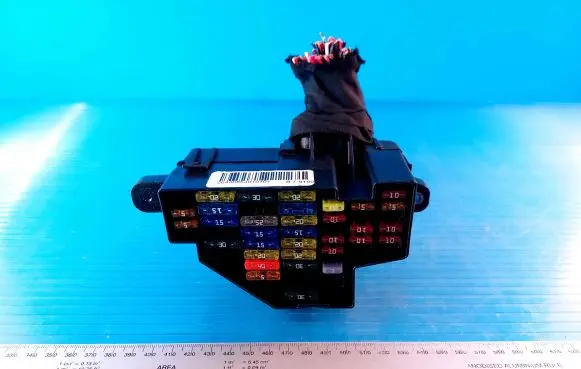 Volkswagen PASSAT B7 Fuse box set 21011301370 2640085301101