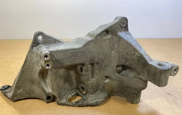 Land Rover Range Rover Sport L320 Generator/alternator bracket LR017917