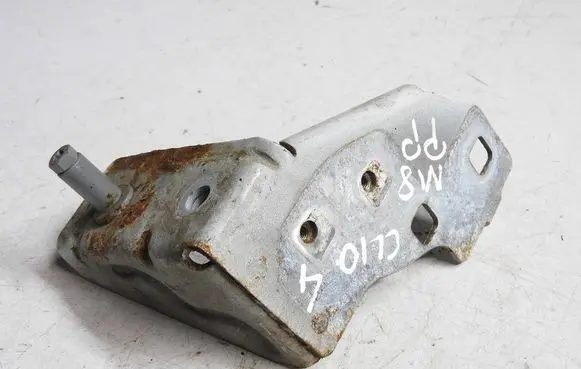 Renault Clio IV Fender mounting bracket