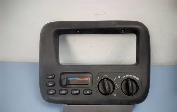 Chrysler Voyager Climate control unit P04677935AB 6865102