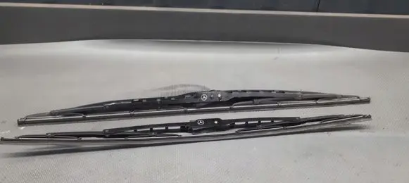 Mercedes-Benz C W203 Front wiper blade arm