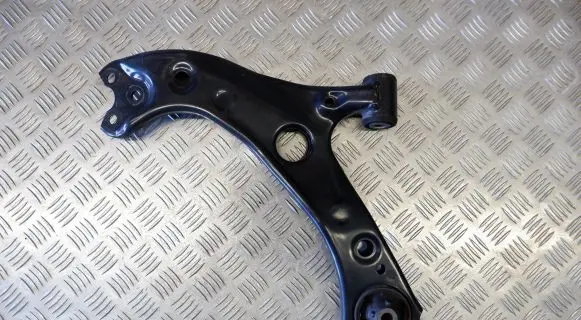 Toyota Prius (XW50) Front lower control arm/wishbone 4806947060