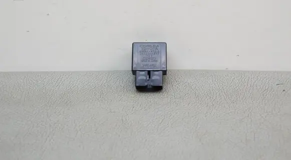 Toyota Prius (XW30) ABS relay 895A147010