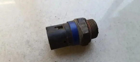 Renault Laguna I Coolant temperature sensor 268063