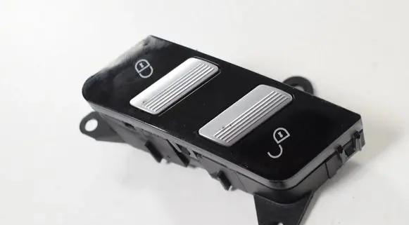 Volkswagen Golf VII Other switches/knobs/shifts A2218213051