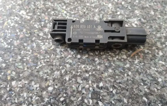 Audi A4 S4 B6 8E 8H Airbag deployment crash/impact sensor 8E0959651A