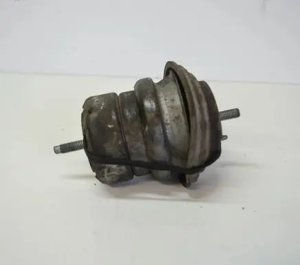 Engine mount bracket