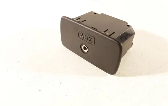 Subaru Legacy AUX in-socket connector 