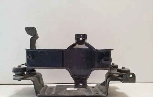 Polestar 2 A/C compressor mount bracket 32275530