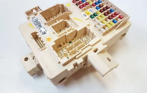 Hyundai Tucson TL Fuse module 91950D3610