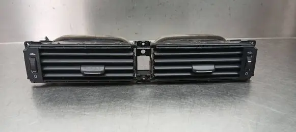 Volvo V70 Dash center air vent grill 30643315 30676292 30755181