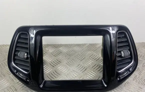 Jeep Compass Radio/GPS head unit trim 