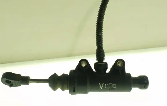 Clutch master cylinder