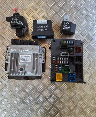 Citroen DS5 Engine ECU kit and lock set 9666912580 28333381 9801556080