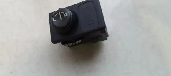 Nissan Primera Wing mirror switch