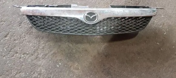 Front bumper upper radiator grill