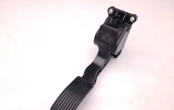Mercedes-Benz Sprinter W906 Accelerator throttle pedal A9063000404 0280755023