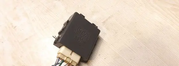 Toyota Avensis T270 Door control unit/module 8597020020 0515004140