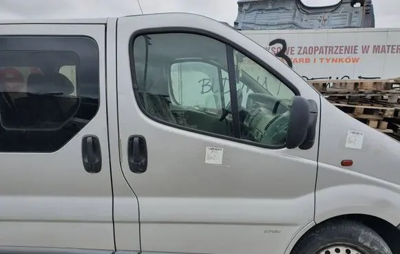 Opel Vivaro Front door Z82U