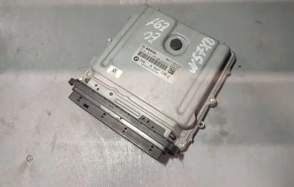 BMW 3 E90 E91 Engine control unit/module ECU 8507136 13618507136 13618506444