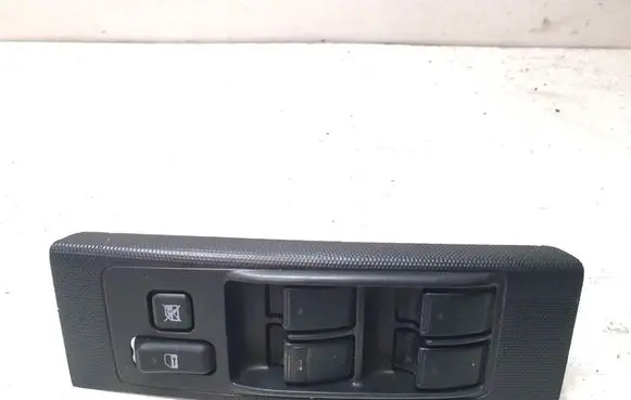 Toyota Corolla Verso AR10 Electric window control switch 848200F030