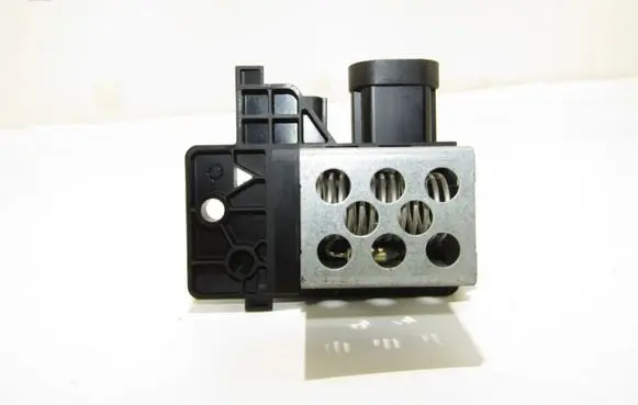 Renault Captur Coolant fan relay 255503792R