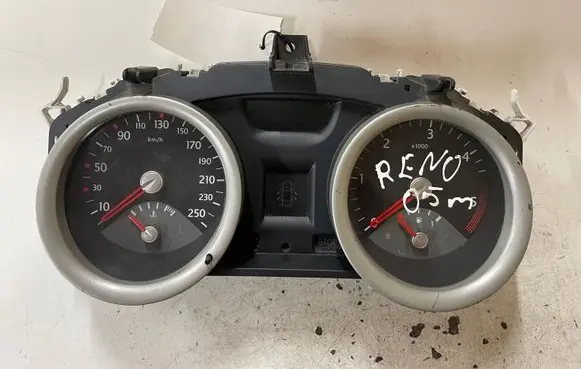 Renault Megane II Speedometer (instrument cluster) 8200399695 35110419