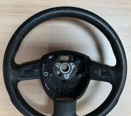 Audi A3 S3 8P Steering wheel