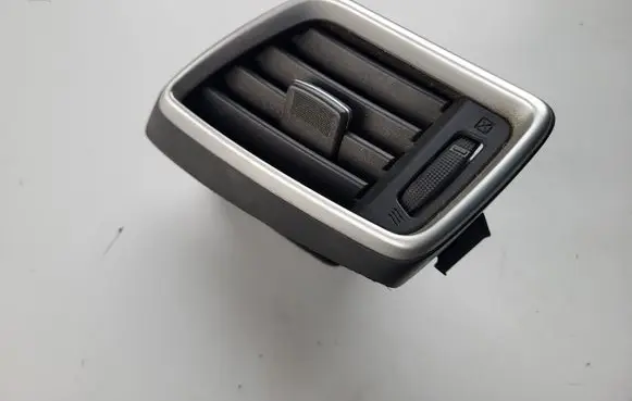 Nissan Qashqai Dashboard side air vent grill/cover trim