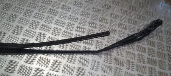 Mercedes-Benz A W169 Front wiper blade arm A1698200140